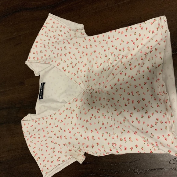 Brandy Melville Tops - RARE BRANDY MELVILLE TOP